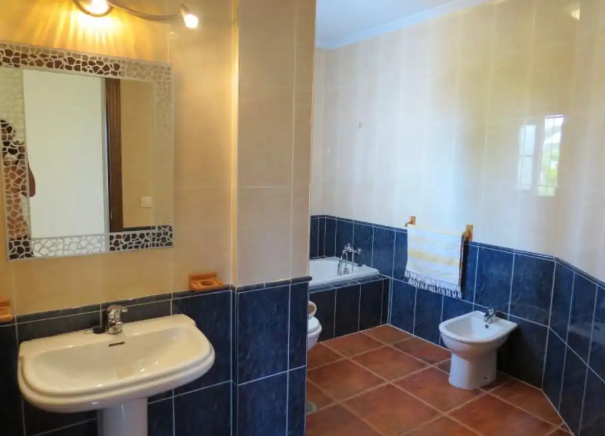 Baño de Casa o chalet de alquiler en Frigiliana con Aire acondicionado, Calefacción y Terraza