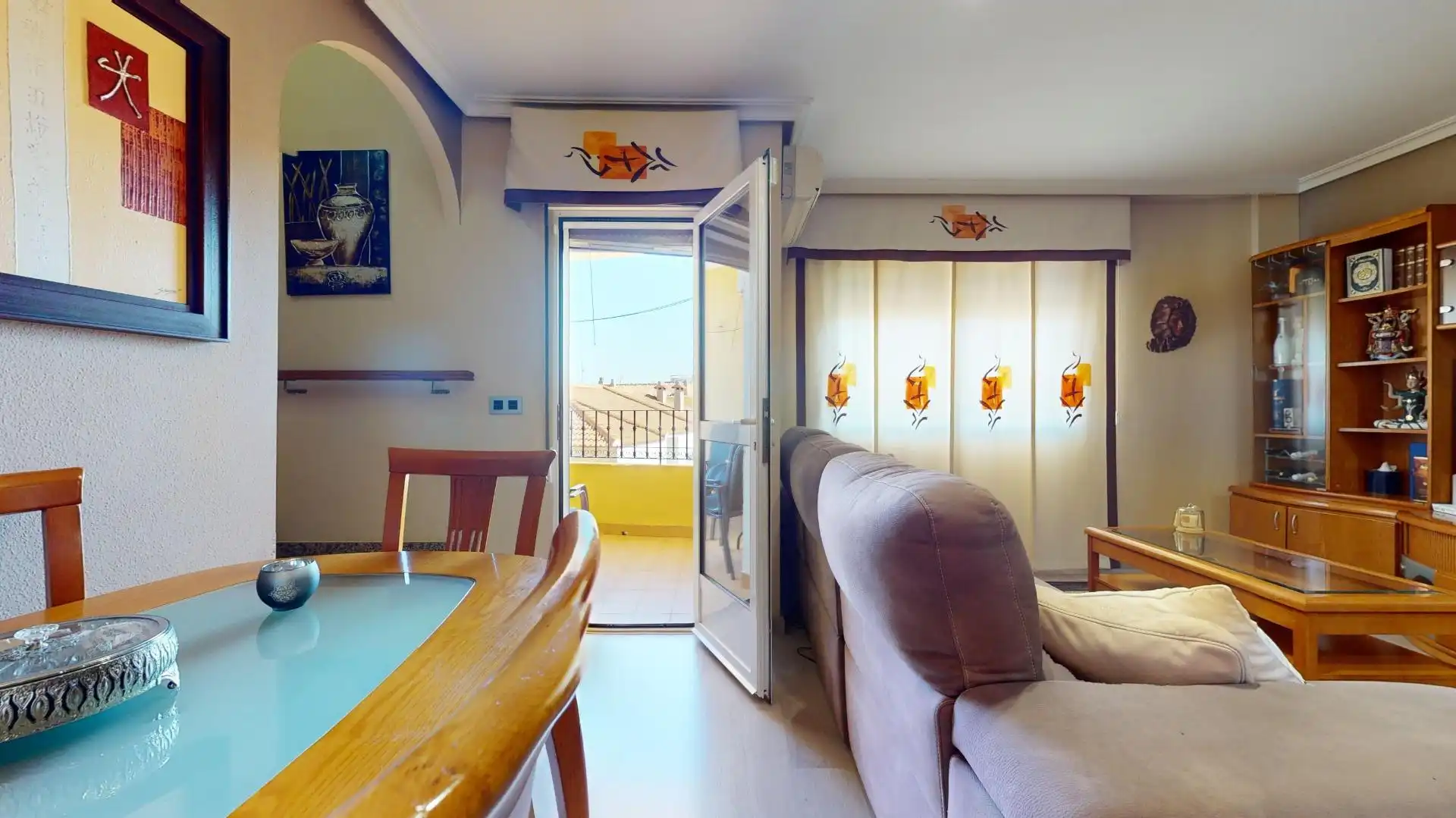 Wohnzimmer von Einfamilien-Reihenhaus zum Verkauf in Los Alcázares mit Terrasse und Balkon