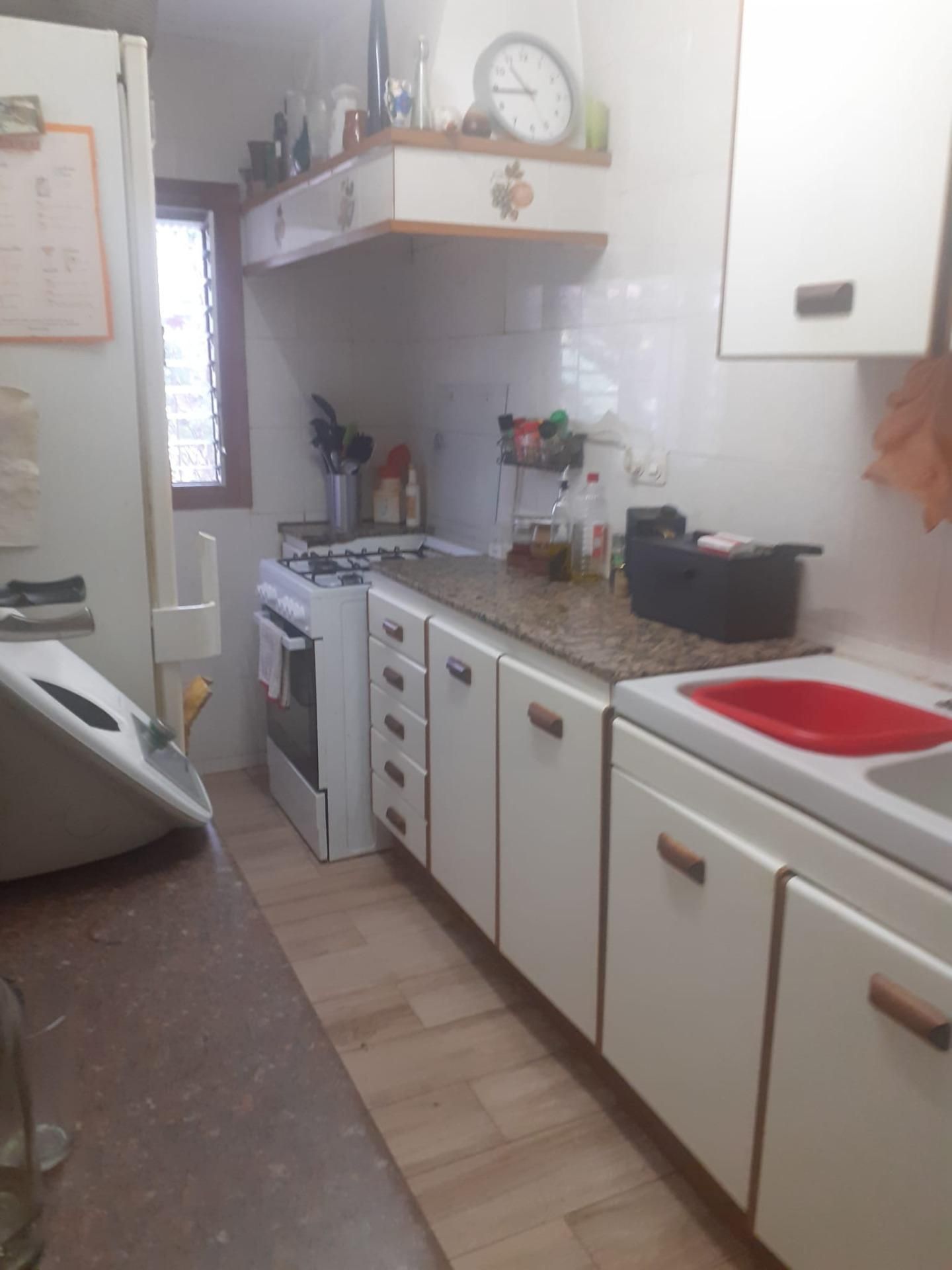 Cuina de Casa o xalet en venda en Corbera de Llobregat amb Jardí privat i Piscina comunitària