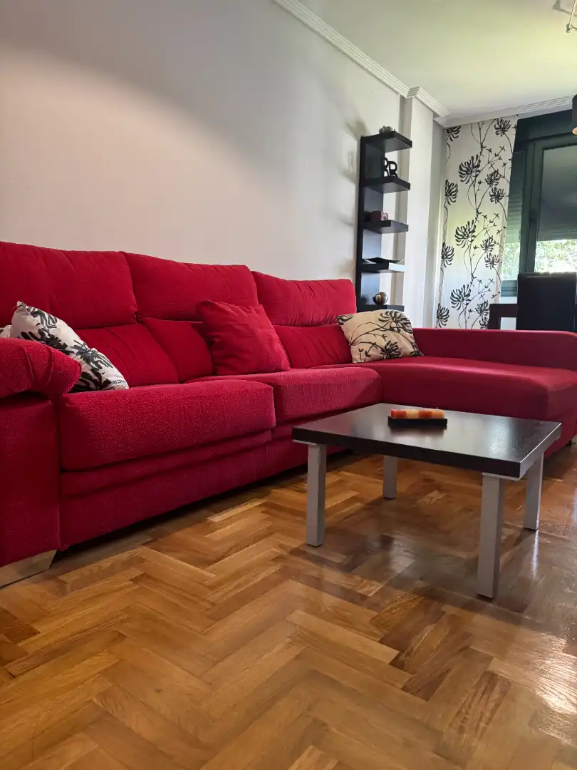 Sala de estar de Piso en venta en Avilés con Calefacción, Parquet y Terraza
