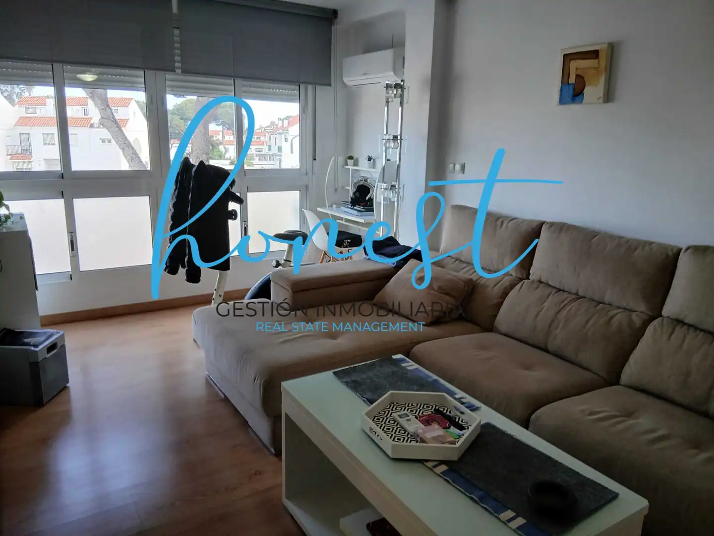 Sala d'estar de Pis en venda en Torremolinos amb Moblat