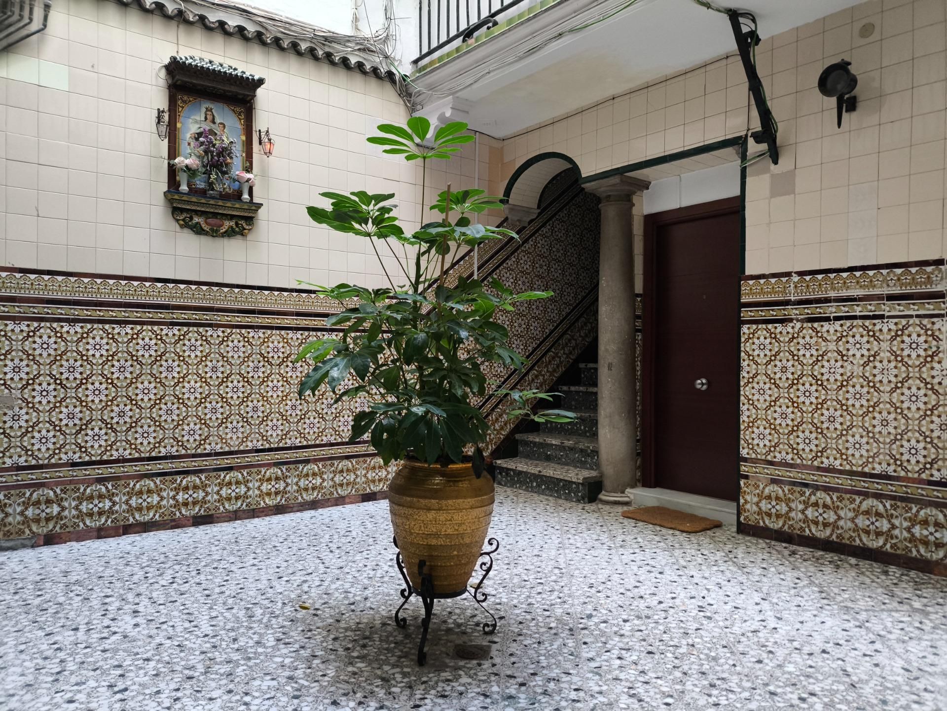 Piso en venta en  Cádiz Capital con Balcón