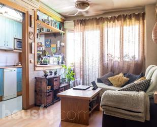 Sala d'estar de Dúplex en venda en San Fernando de Henares amb Aire condicionat, Calefacció i Jardí privat