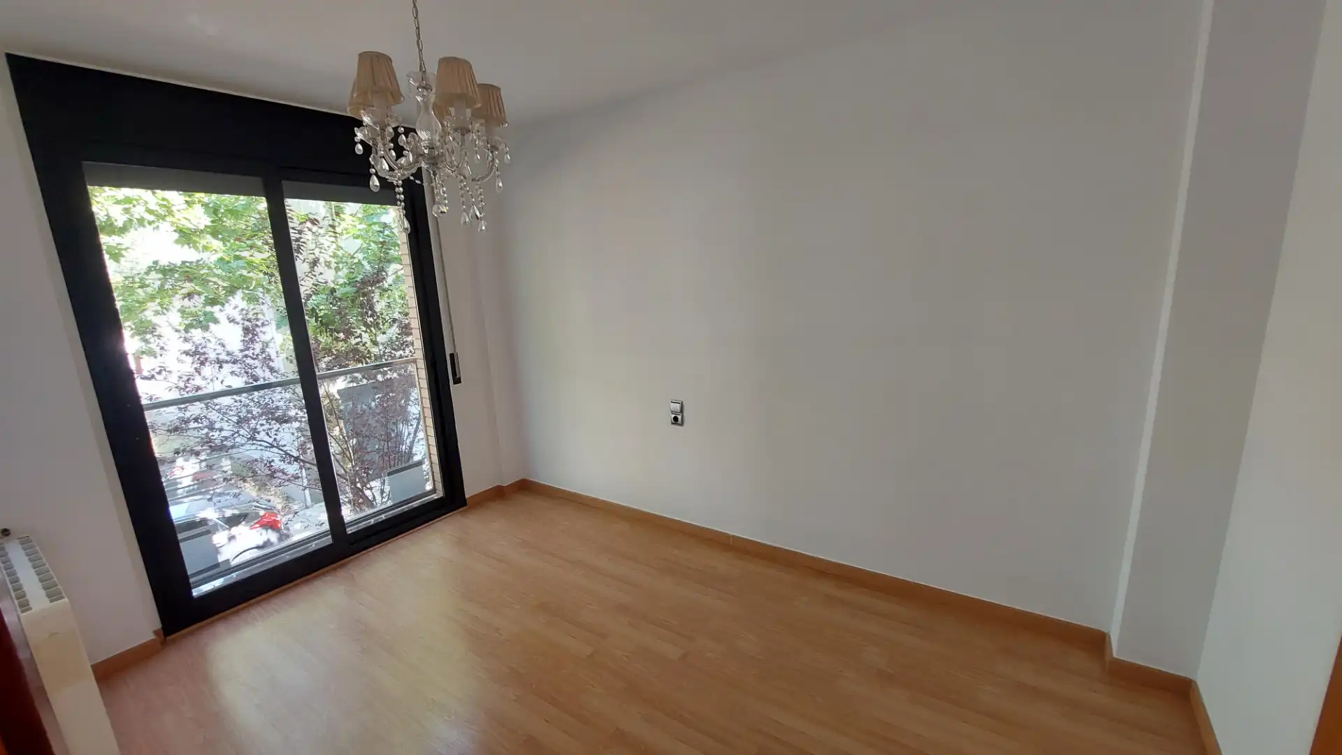 Habitación de Casa adosada en venta en Vilafranca del Penedès con Aire acondicionado, Calefacción y Jardín privado