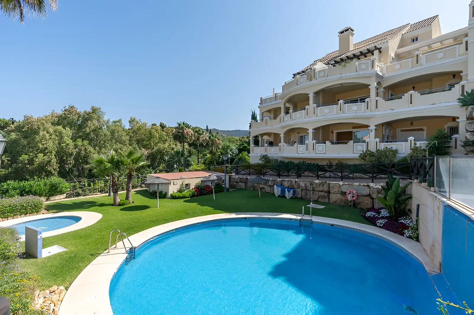 Appartement compact avec piscine à vendre à Elviria - Cabopino