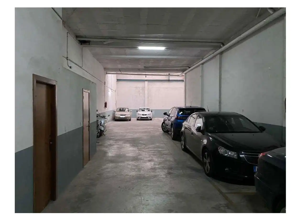 Aparcament de Nau industrial en venda en  Albacete Capital