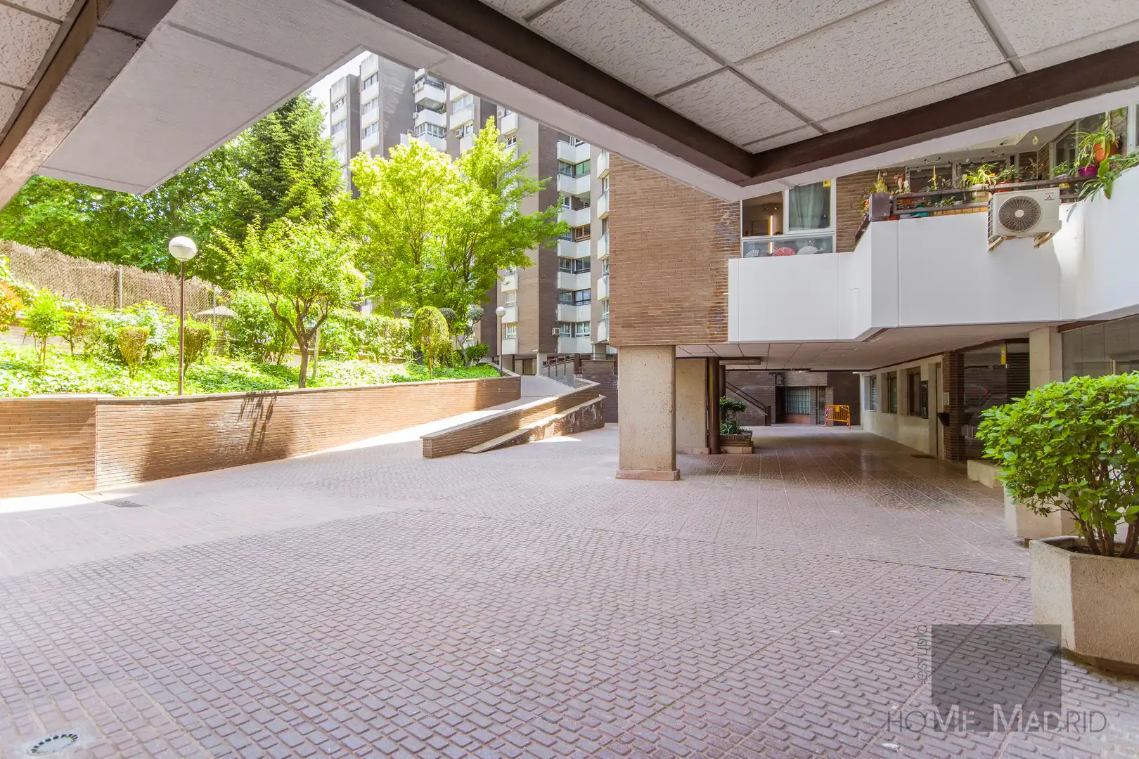 Exterior view of Flat for sale in Madrid  with Air Conditioner, Heating and Parquet flooring