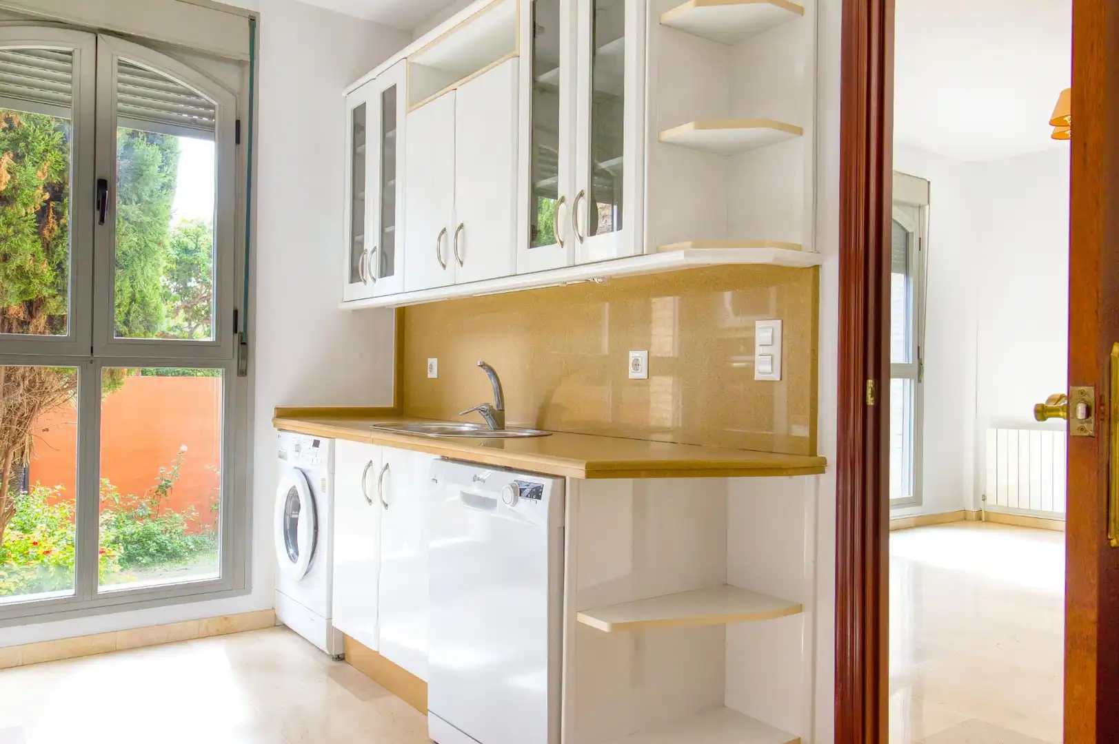 Cocina de Casa o chalet en venta en Bormujos con Aire acondicionado, Calefacción y Jardín privado