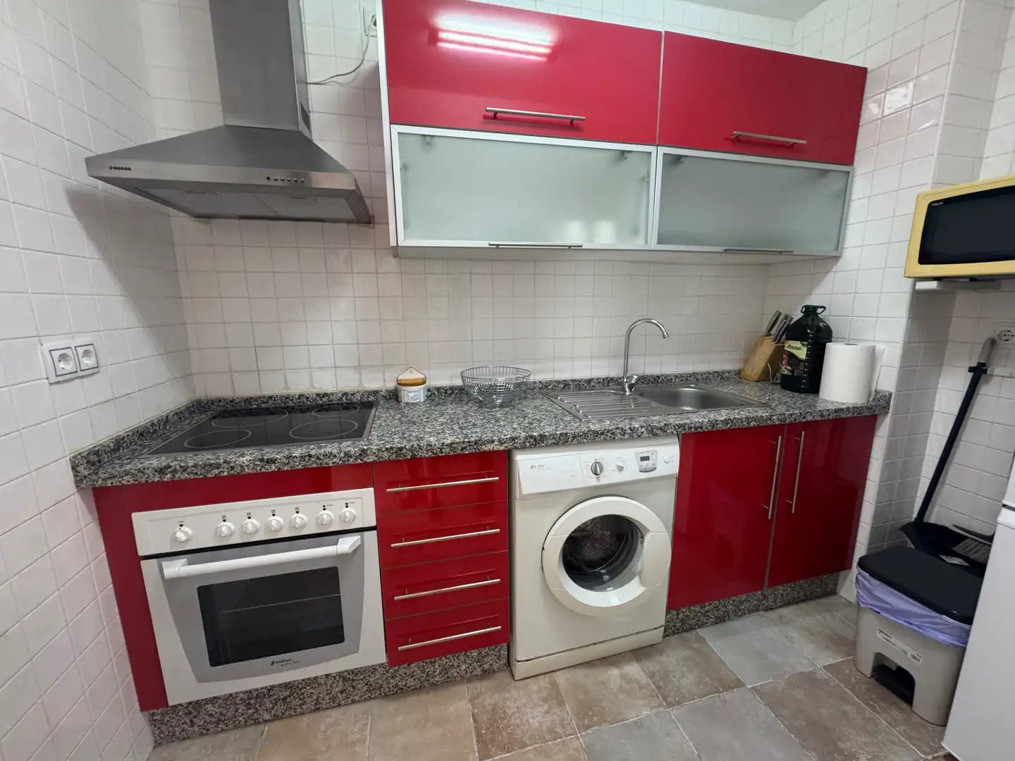 Cuina de Apartament de lloguer en Fuengirola amb Aire condicionat, Terrassa i Moblat