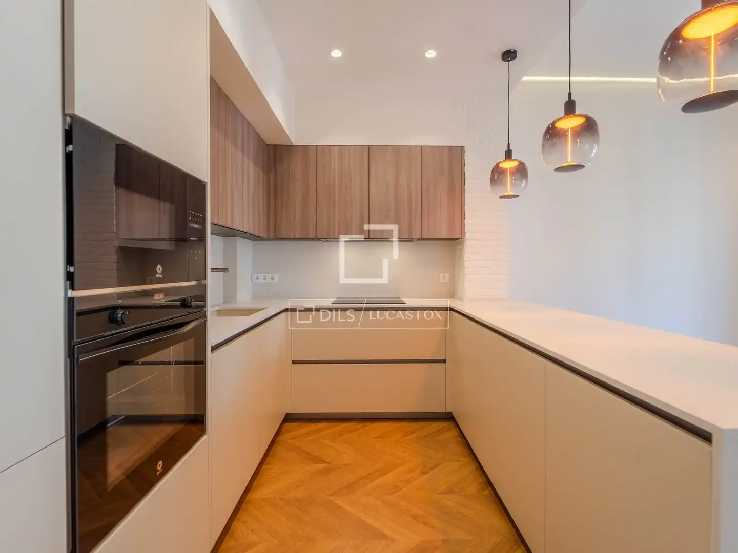 Cuina de Pis de lloguer en Valencia amb Aire condicionat, Calefacció i Parquet