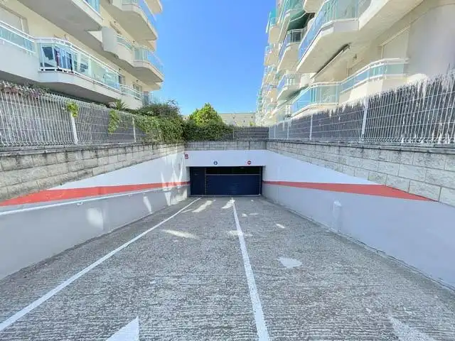 Parking de Piso en venta en Salou con Aire acondicionado, Jardín privado y Terraza