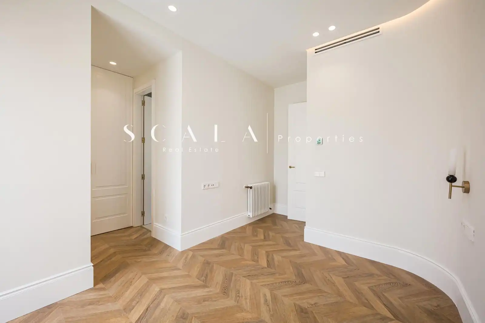 Bedroom of Attic for rent in Madrid  with Air Conditioner, Heating and Terrace