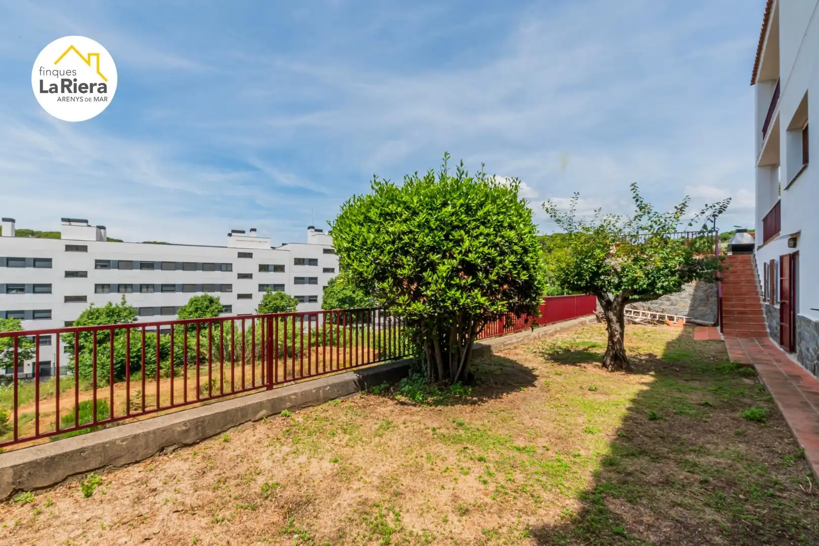 Vista exterior de Casa o xalet en venda en Arenys de Mar amb Calefacció, Jardí privat i Terrassa