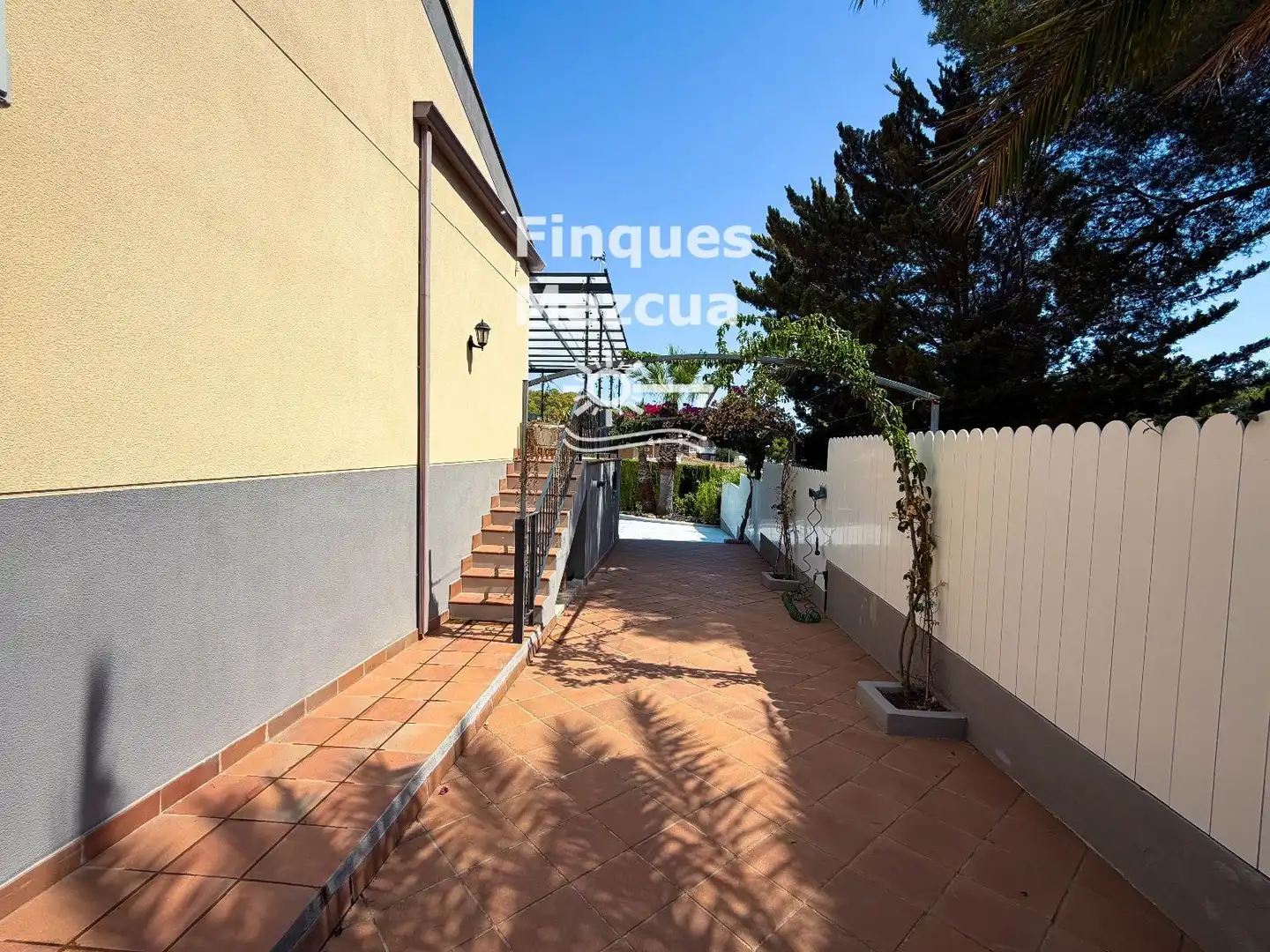 Vista exterior de Casa o chalet en venta en Roda de Berà con Aire acondicionado, Calefacción y Terraza