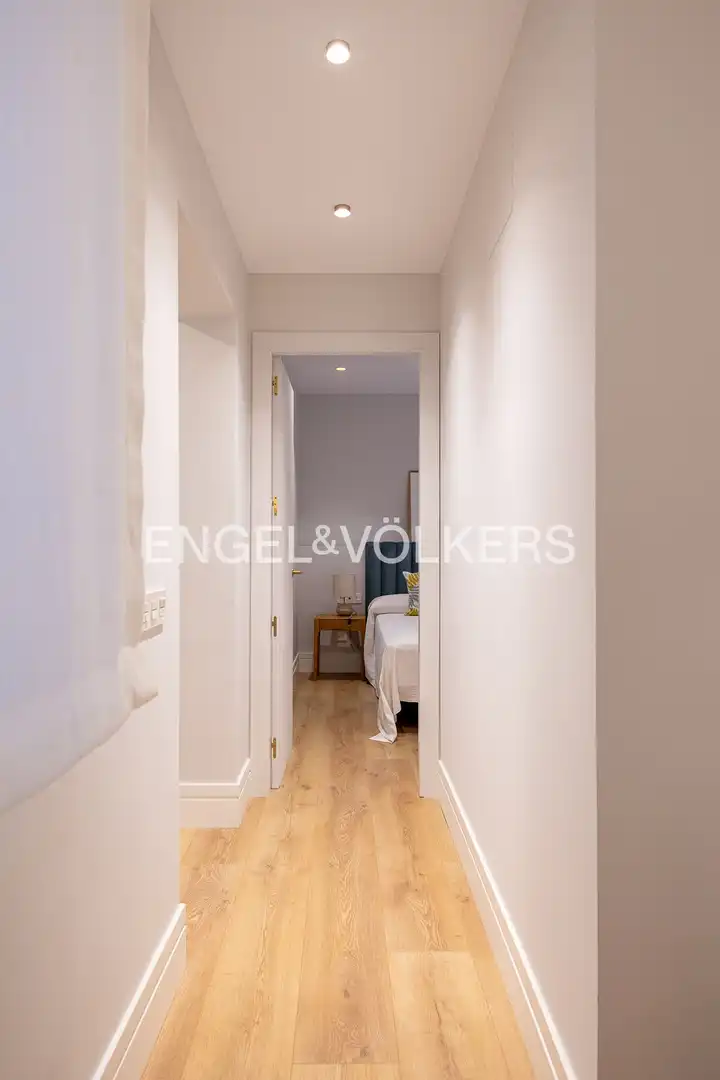 Bedroom of Flat for sale in Madrid  with Air Conditioner, Heating and Furnished