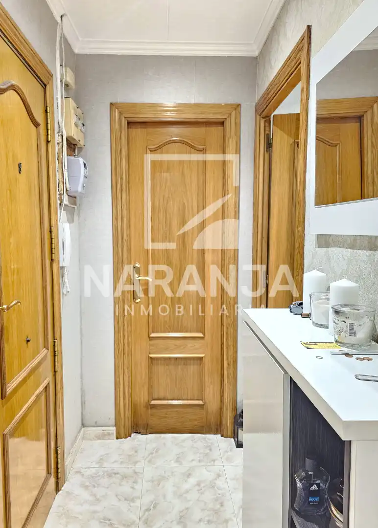 Bedroom of Flat for sale in Barcelona