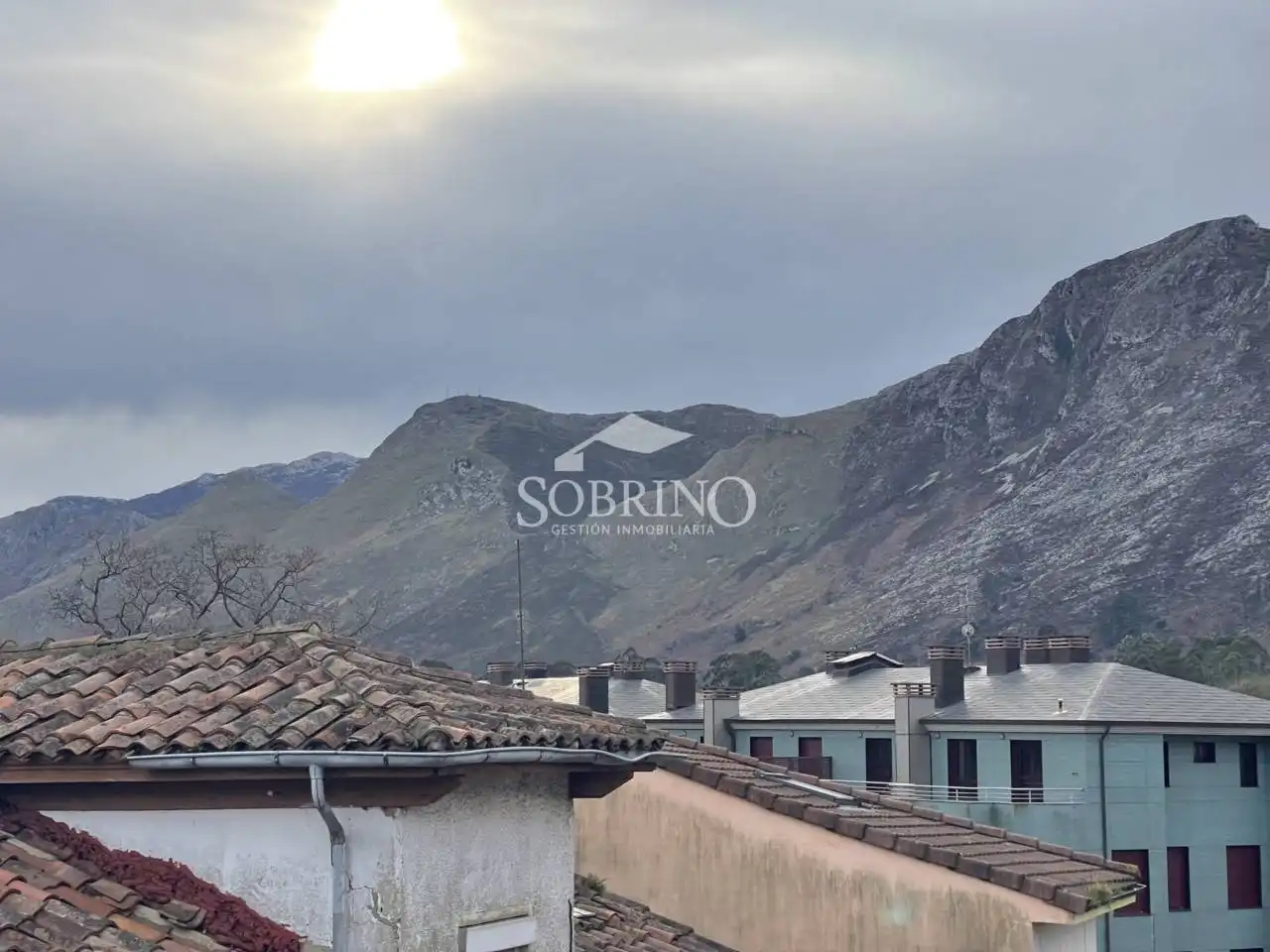 Vista exterior de Piso en venta en Llanes con Calefacción