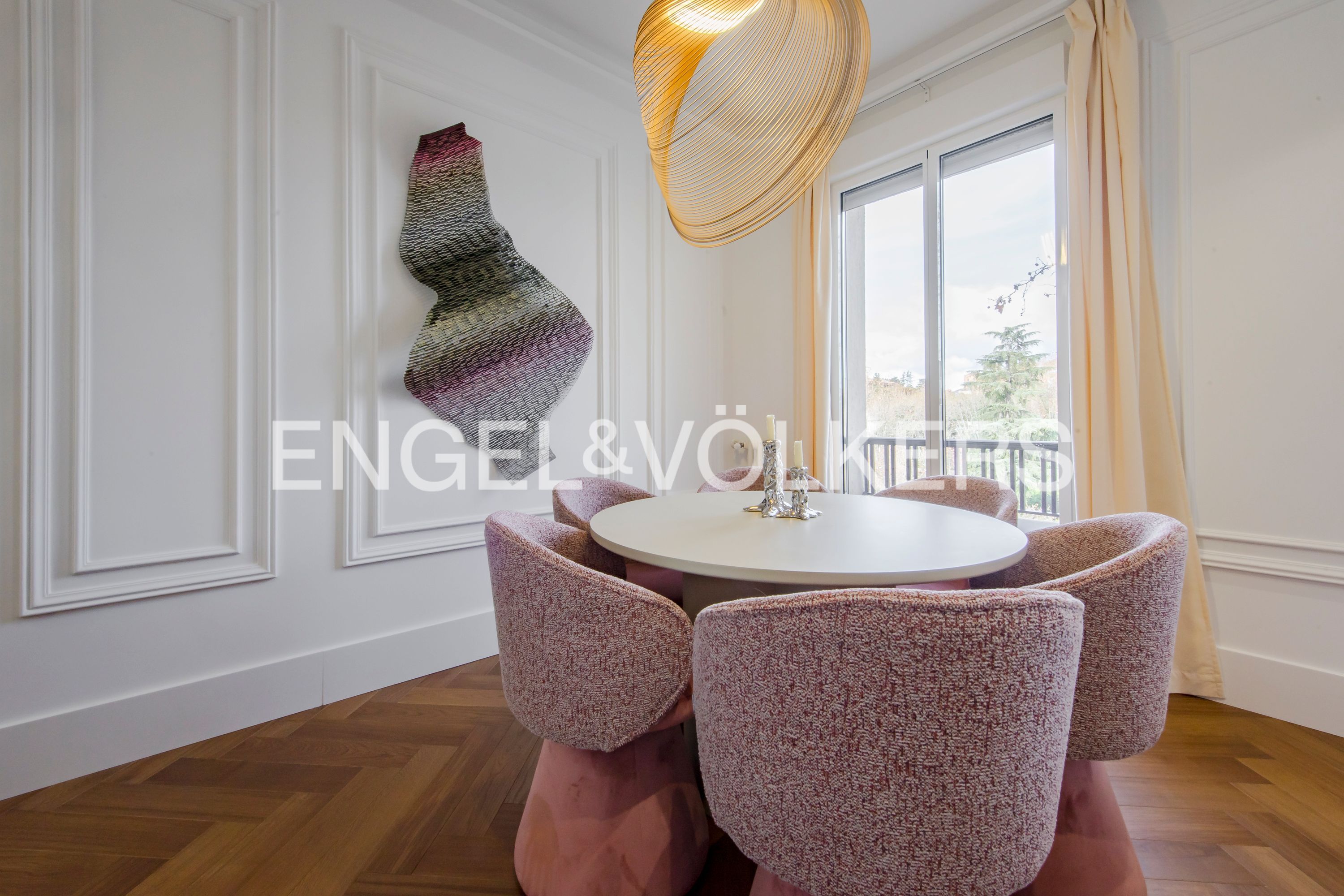 Comedor de Apartamento de alquiler en  Madrid Capital con Aire acondicionado, Calefacción y Parquet