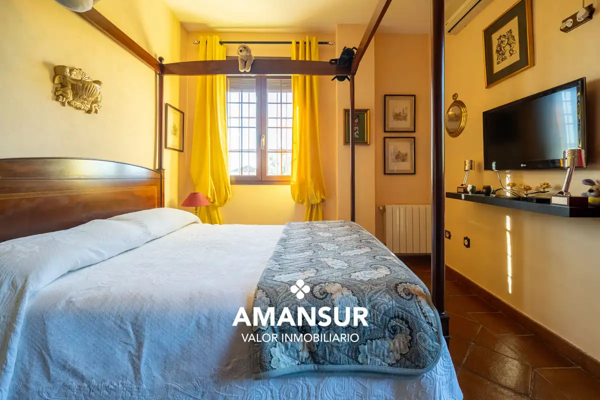 Chalet con piscina en venta en Avenida del Almendro, imagen 70