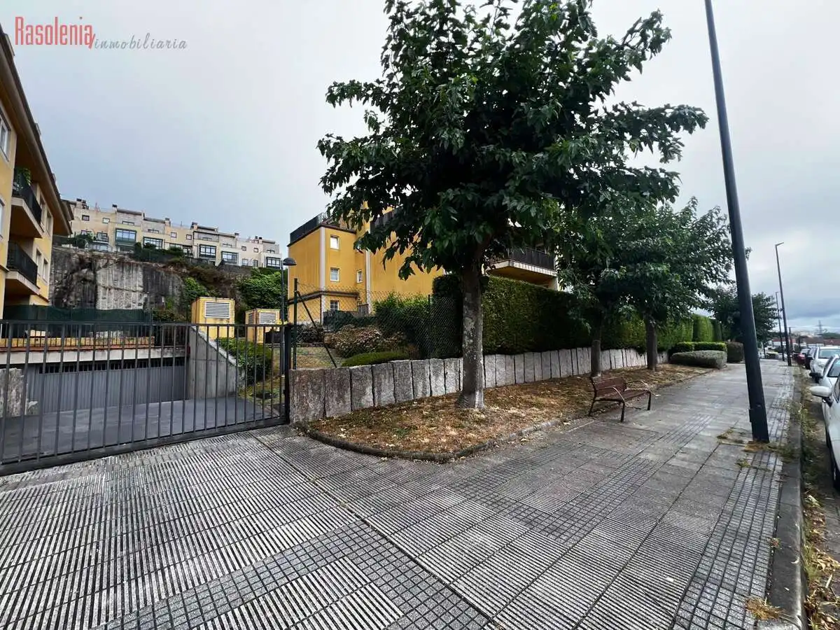Vista exterior de Pis en venda en A Coruña Capital  amb Calefacció, Traster i Balcó