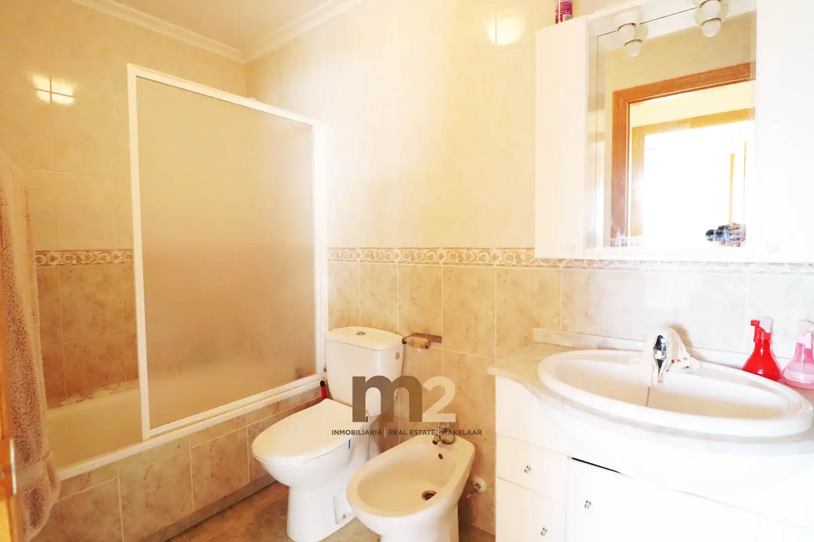 Baño de Apartamento en venta en Guardamar del Segura con Aire acondicionado, Terraza y Amueblado