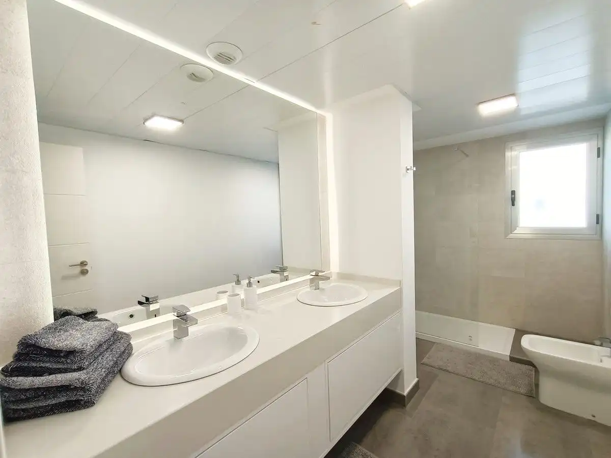 Bathroom of Flat for sale in Estepona  with Air Conditioner, Terrace and Storage room