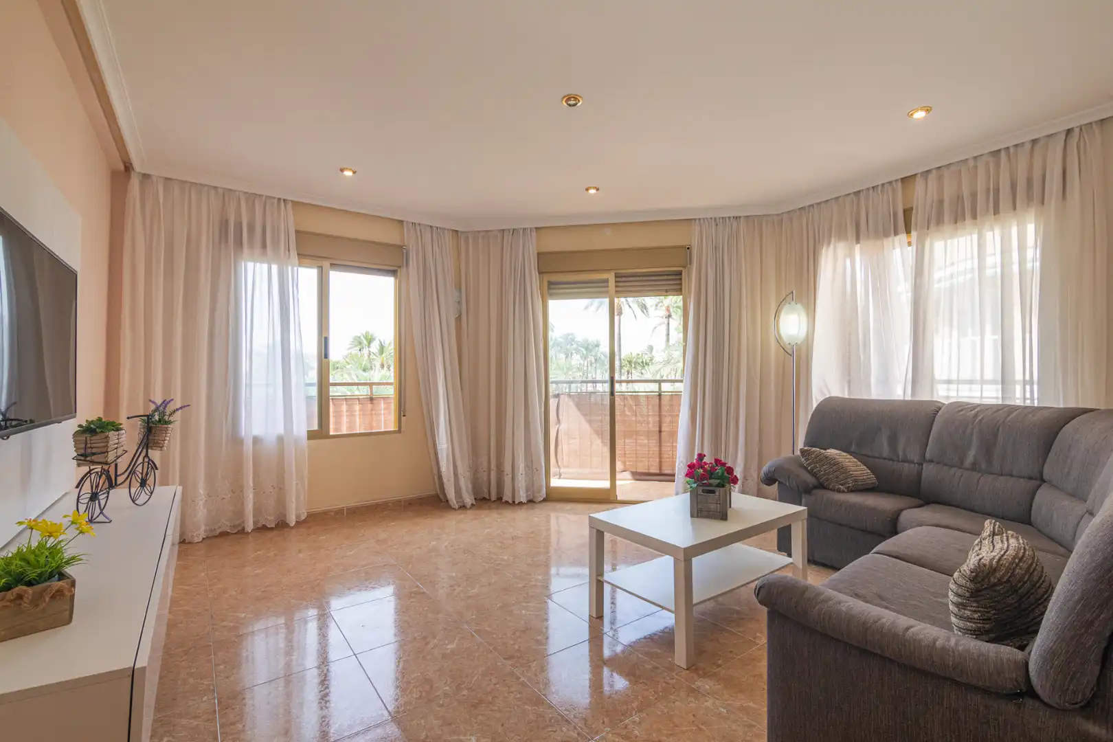 Piso con terraza en venta en Carrer Ramón y Cajal