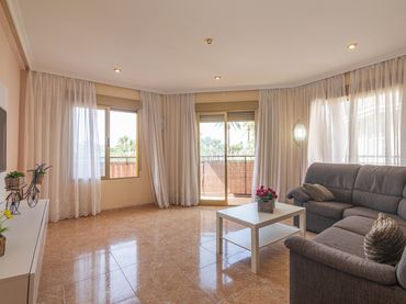 Appartamento con balcone in vendita a Carrer Ramón y Cajal