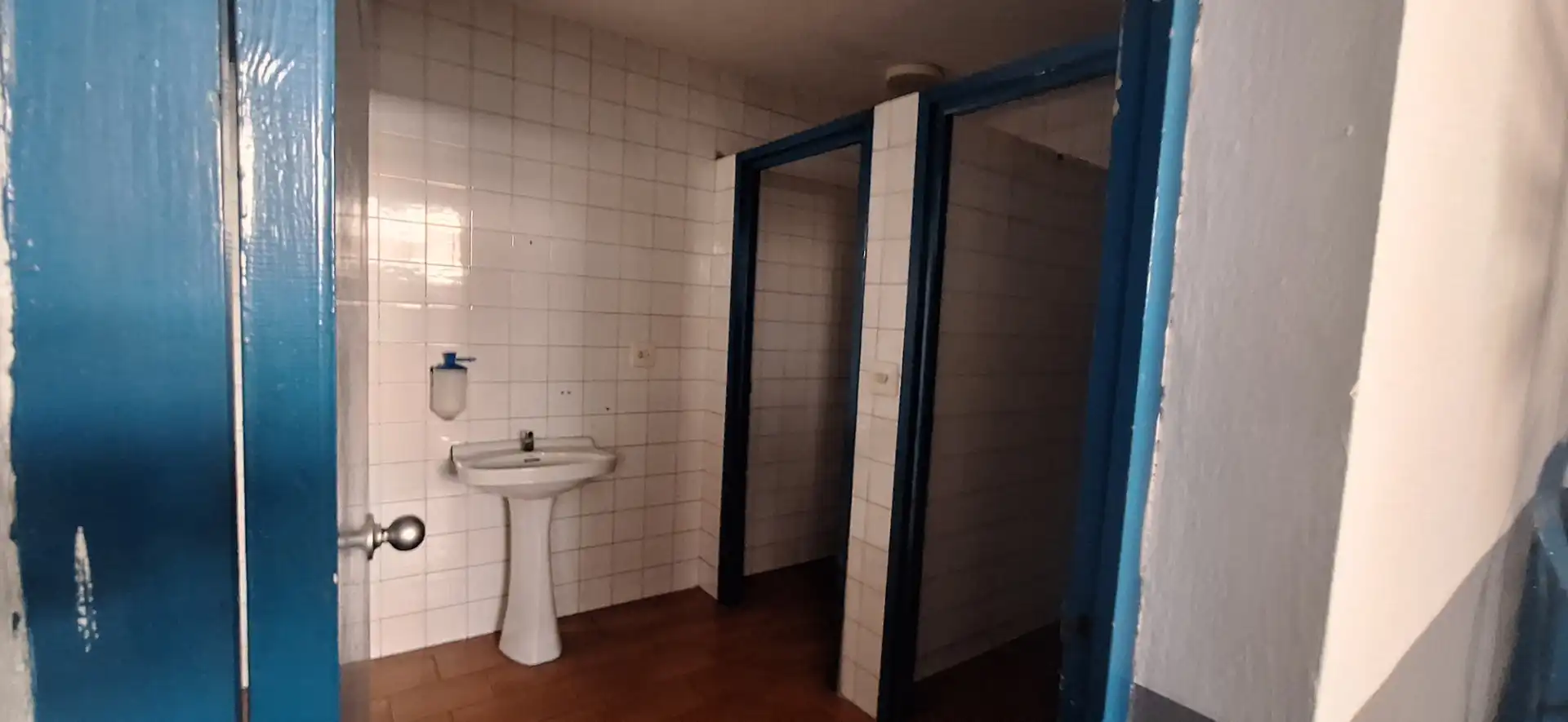 Bathroom of Industrial buildings for rent in Xirivella