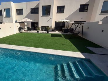 Casa a schiera con balcone in vendita a Calle Desembarco
