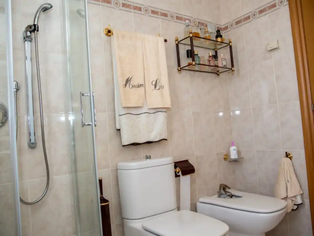 Bany de Casa adosada en venda en Cuarte de Huerva amb Aire condicionat, Jardí privat i Piscina