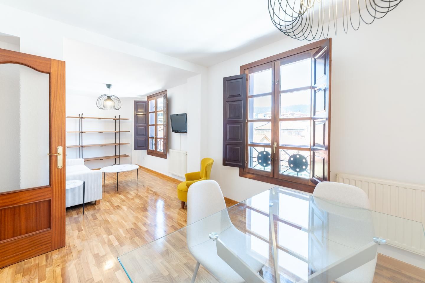 Dining room of Flat to rent in Oviedo   with Heating, Parquet flooring and Furnished