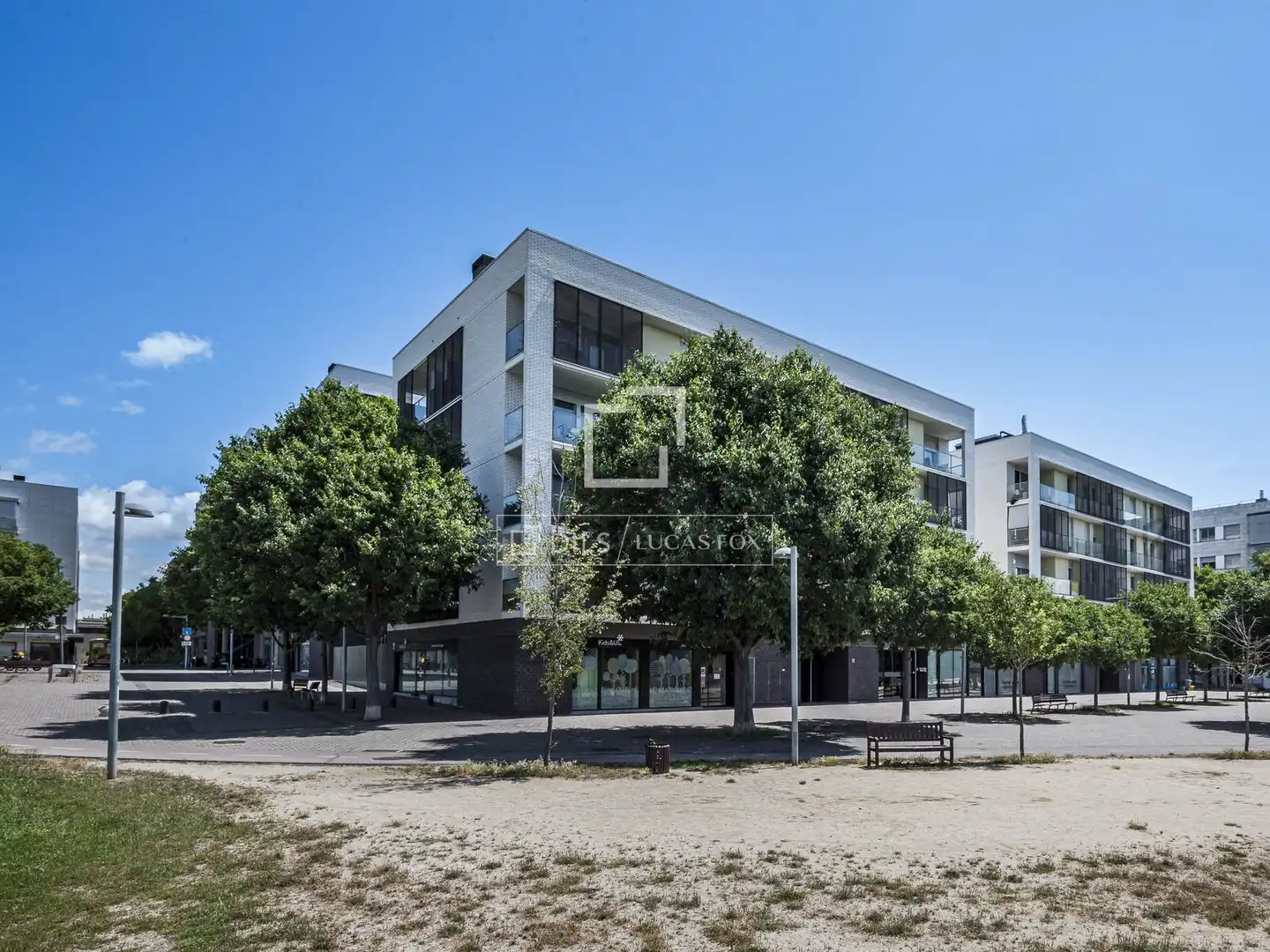 Außenansicht von Wohnung zum Verkauf in Sant Cugat del Vallès mit Klimaanlage, Terrasse und Schwimmbad