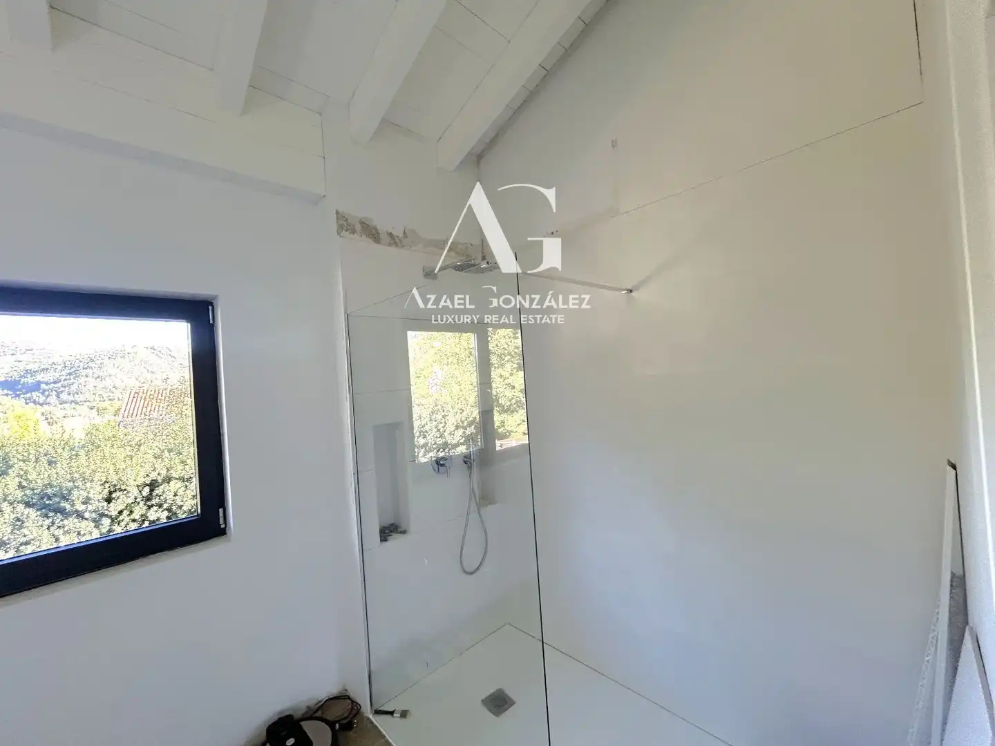 Bathroom of Houses for sale in Cabuérniga, Cantabria