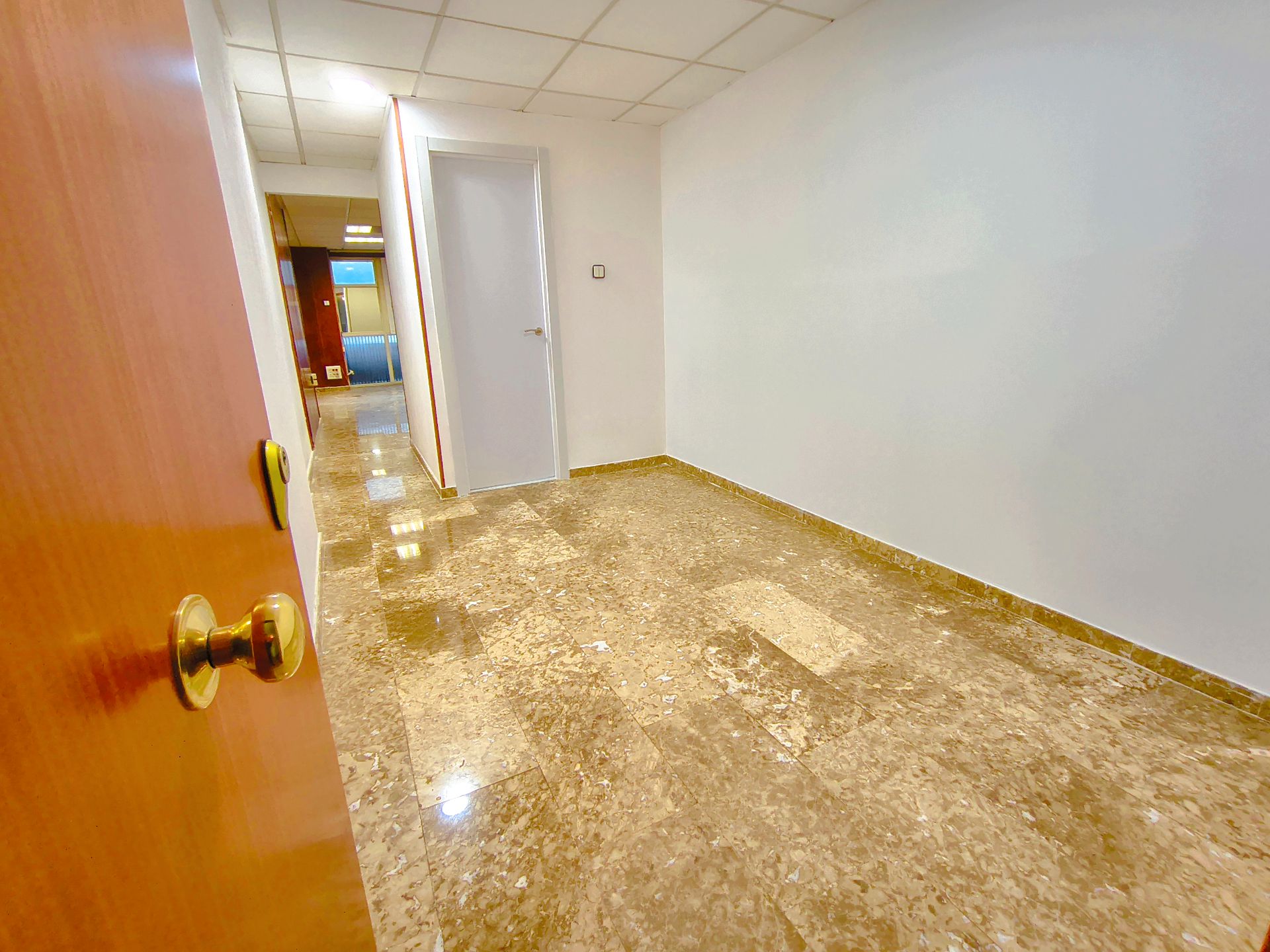 Oficina en venda a Calle Reyes Católicos, Ensanche - Diputación, Centro