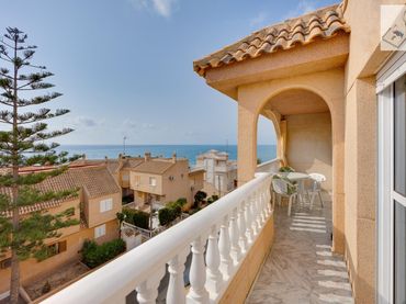 Apartament amb piscina en venda a Playa de los Locos