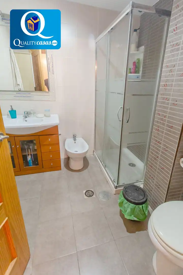 Bany de Casa o xalet en venda en Sant Joan d'Alacant amb Calefacció i Terrassa