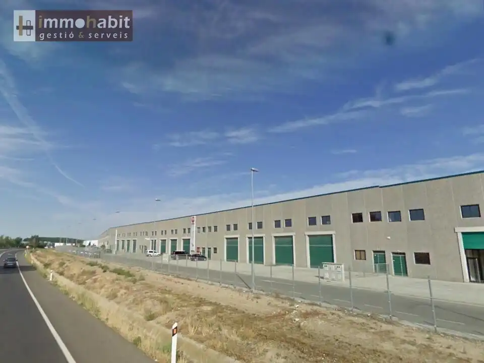 Vista exterior de Nau industrial de lloguer en Alcarràs