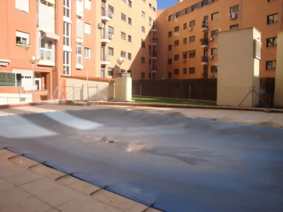 Swimming pool of Flat for sale in Madrid  with Air Conditioner, Heating and Parquet flooring