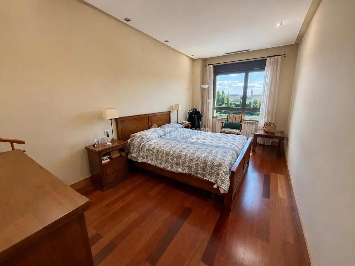 Schlafzimmer von Wohnung zum Verkauf in León Capital  mit Klimaanlage und Heizung