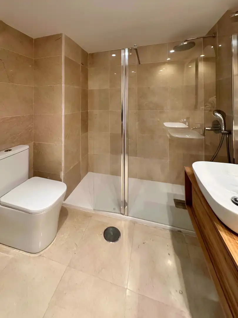 Bathroom of Apartments for sale in Marbella  with Air Conditioner, Heating and Terrace