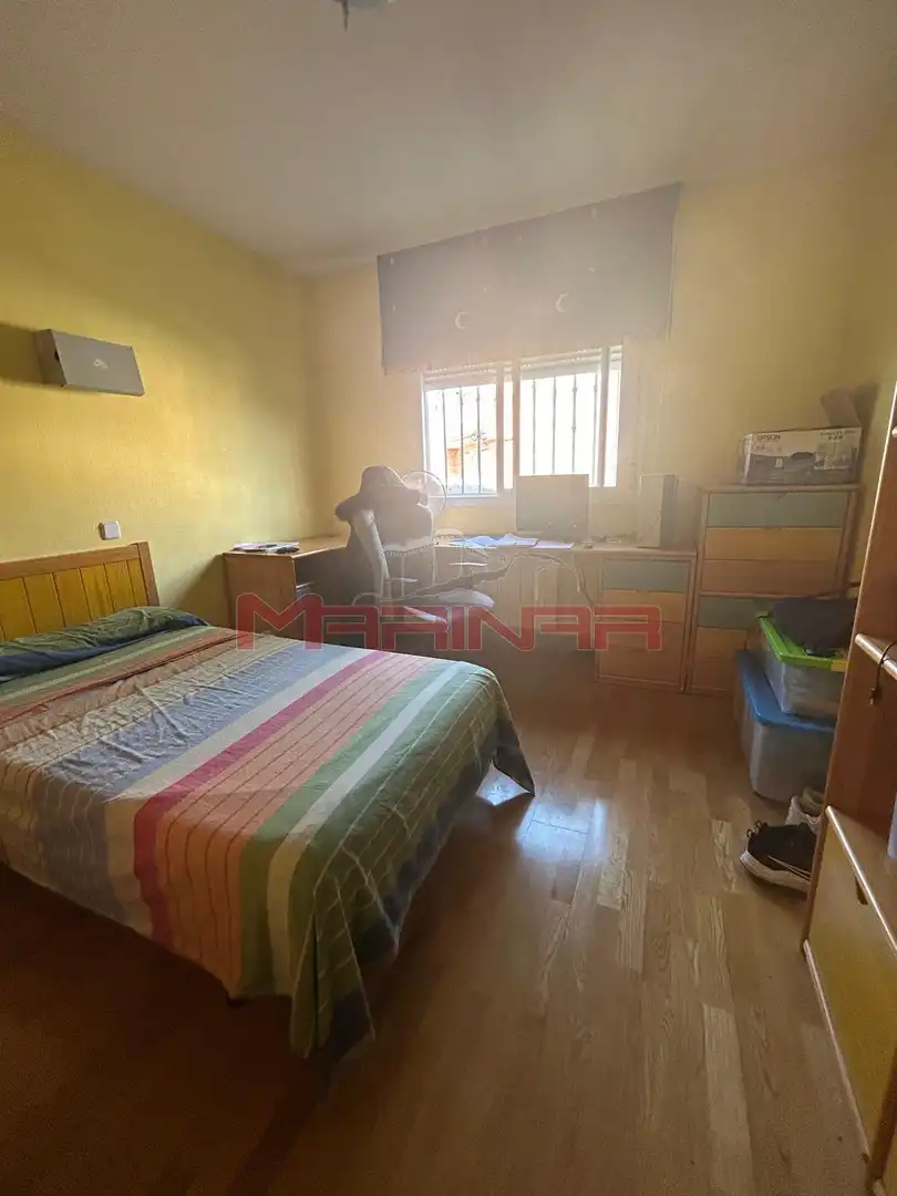 Habitación de Casa adosada en venta en Seseña con Aire acondicionado, Calefacción y Jardín privado