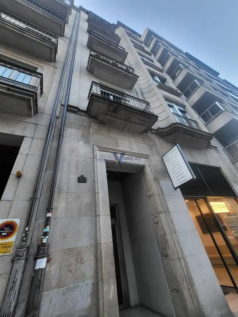 Außenansicht von Maisonette zum Verkauf in Ourense Capital  mit Heizung, Terrasse und Haustechnik
