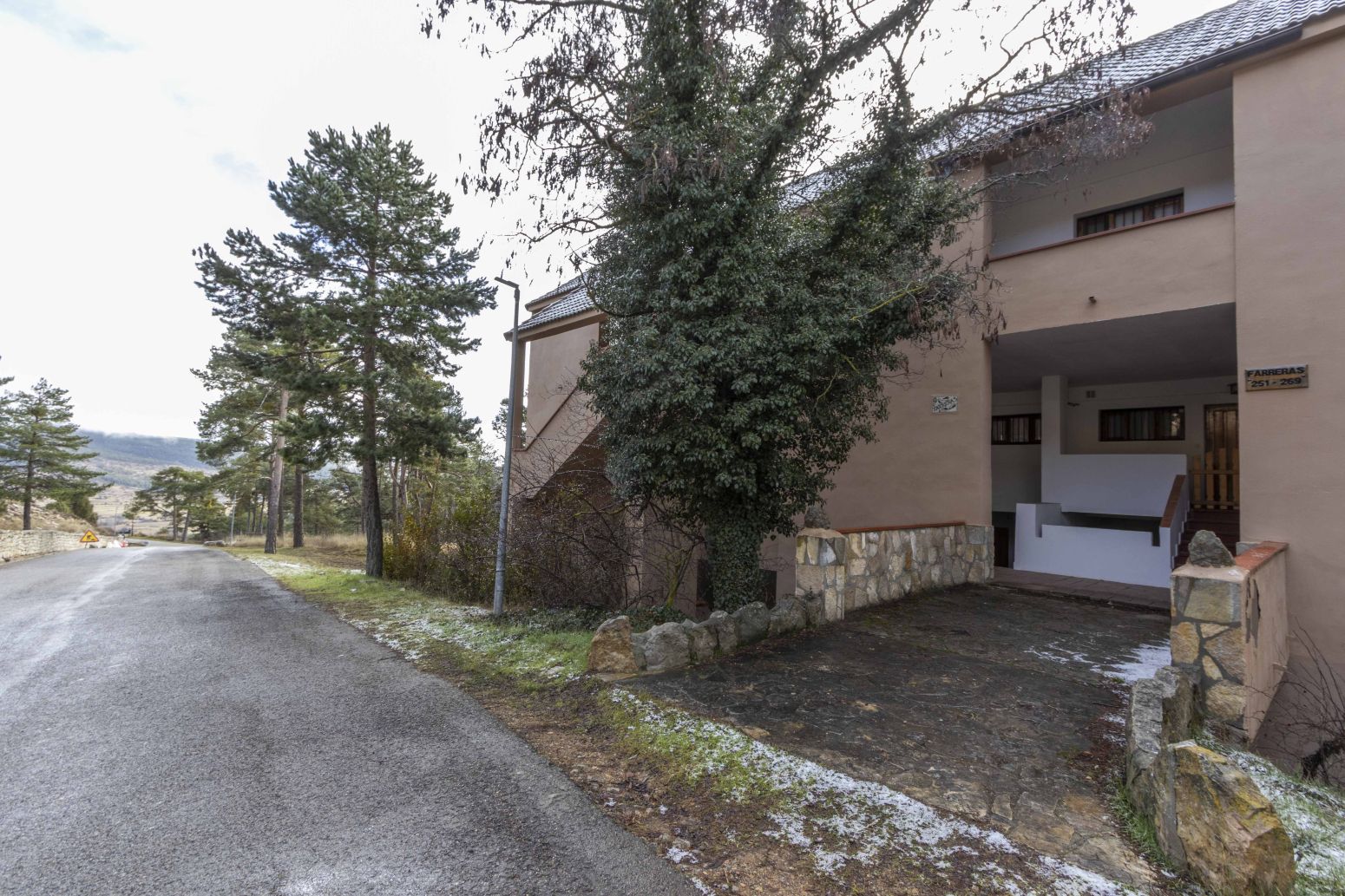 Vista exterior de Pis en venda en Alcalá de la Selva amb Calefacció, Terrassa i Traster