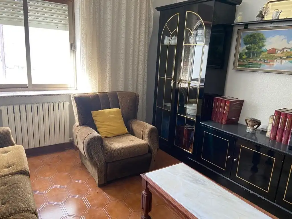Sala de estar de Finca rústica en venta en Palacios del Sil con Calefacción, Terraza y Balcón