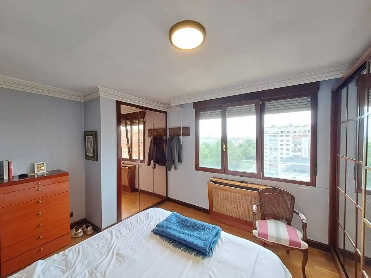 Dormitori de Pis en venda en Burgos amb Calefacció, Parquet i Terrassa