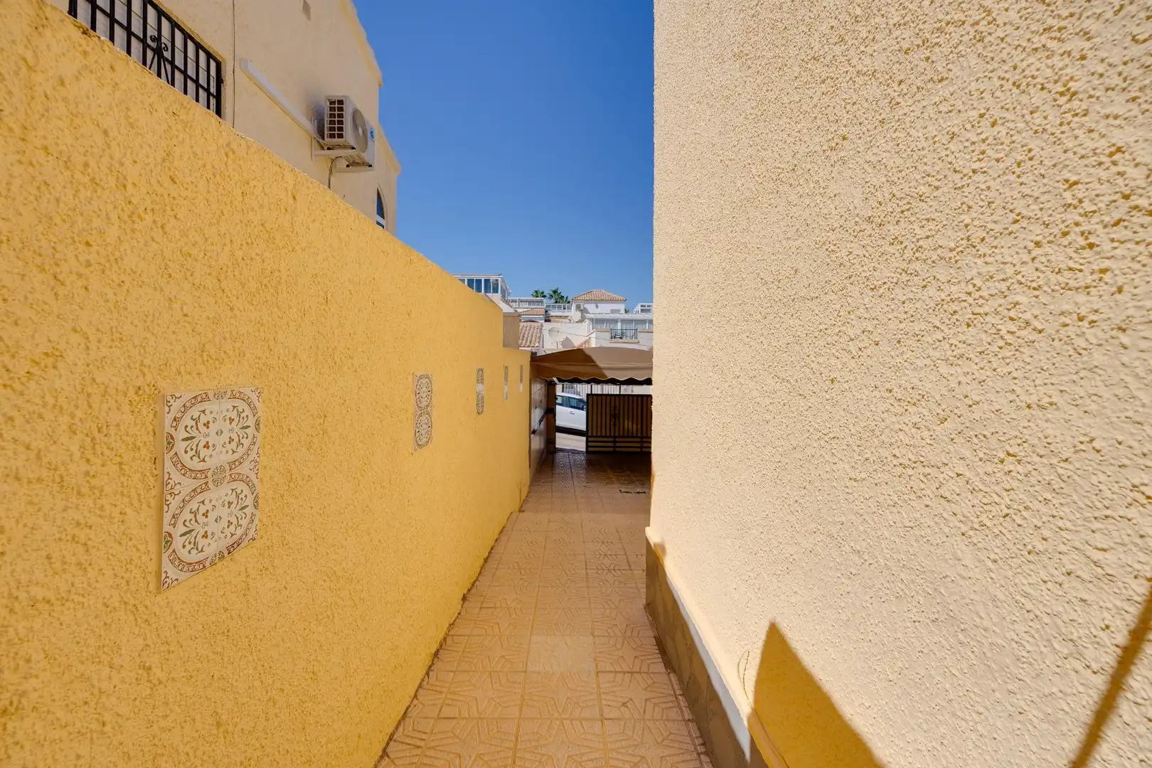 Vista exterior de Casa o chalet en venta en San Fulgencio con Aire acondicionado, Calefacción y Jardín privado