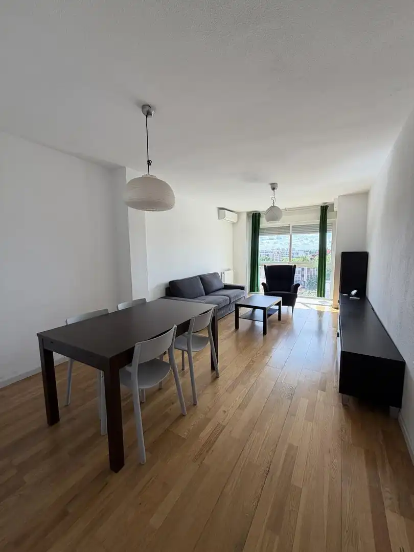 Sala de estar de Piso de alquiler en  Madrid Capital con Calefacción, Amueblado y Piscina comunitaria