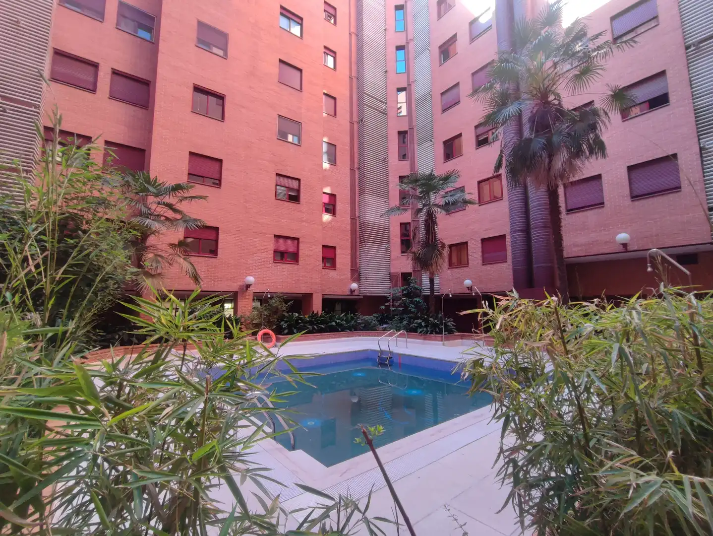 Piscina de Pis en venda en Madrid amb Aire condicionat, Calefacció i Parquet