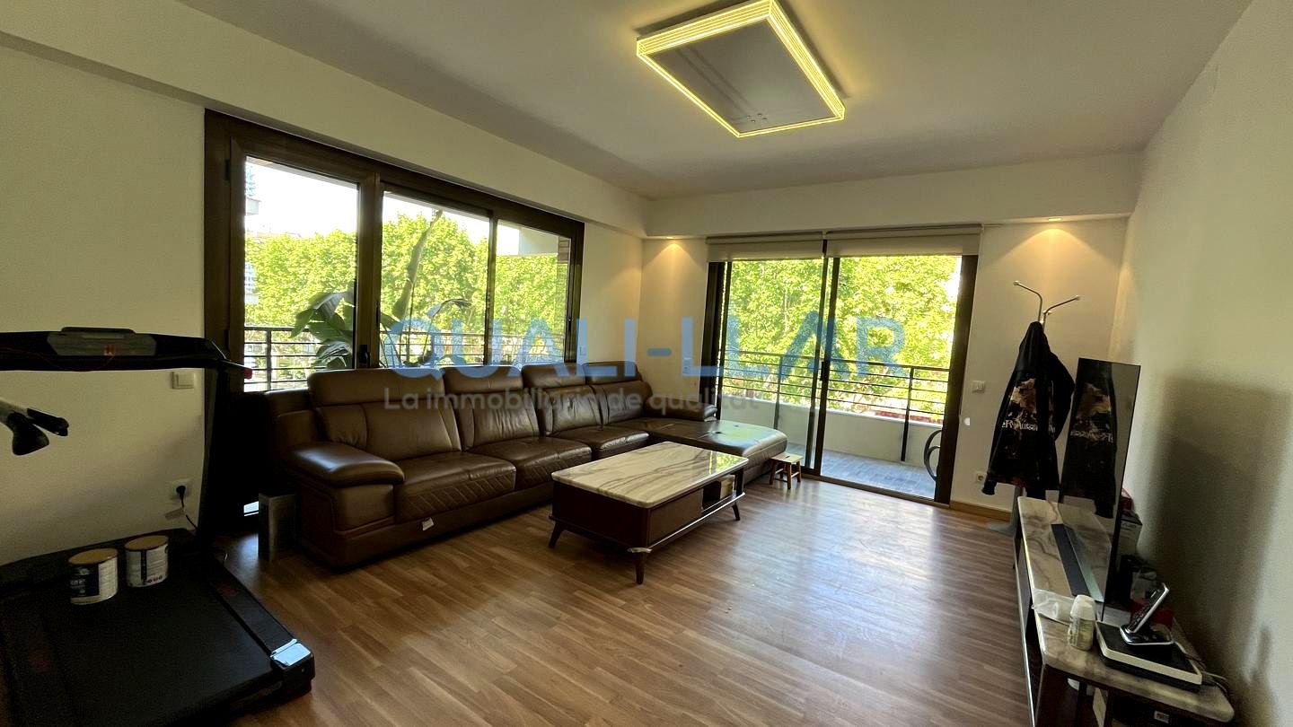 Living room of Flat for sale in Sant Feliu de Llobregat  with Air Conditioner, Private garden and Parquet flooring